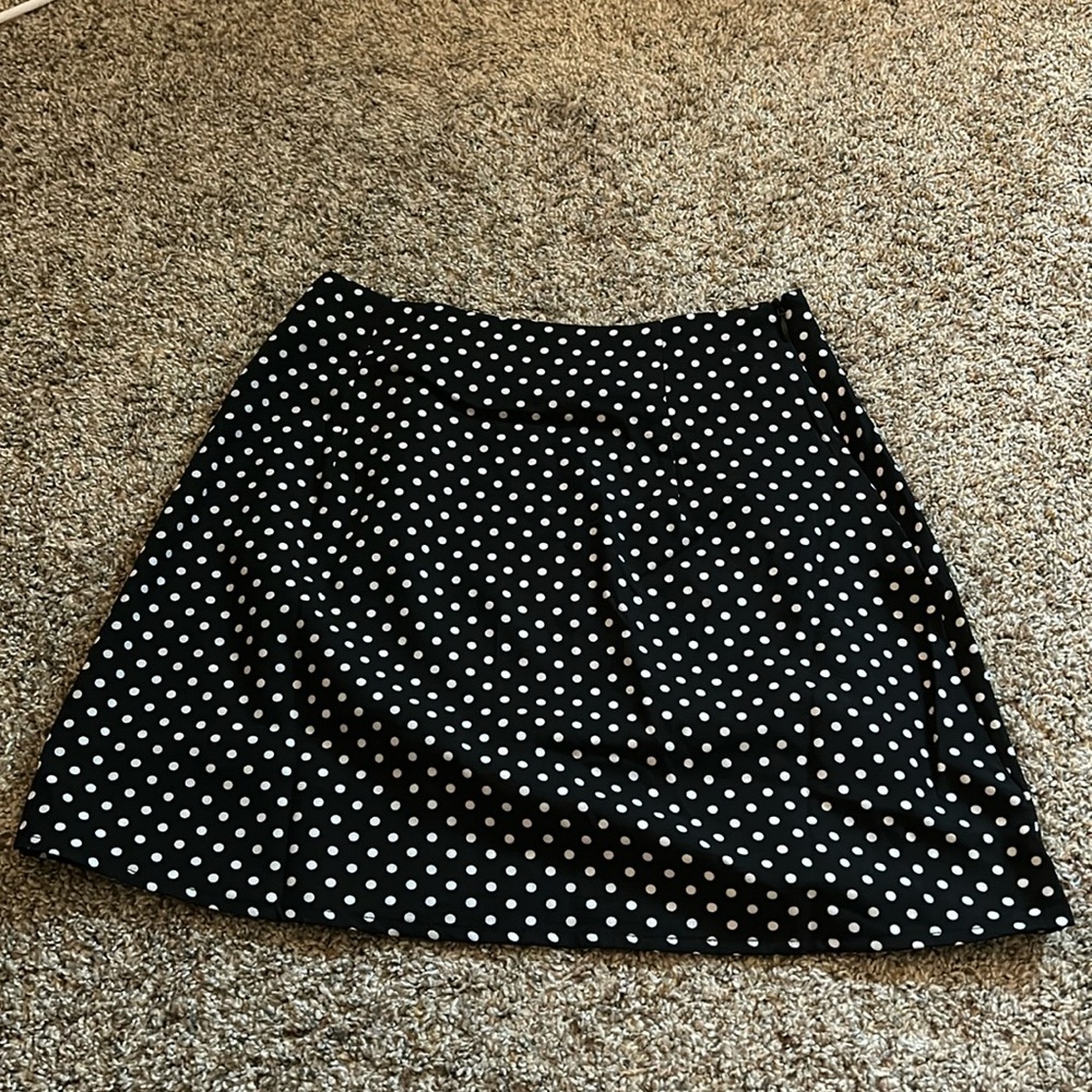 Black and white Polk a dot mini skirt